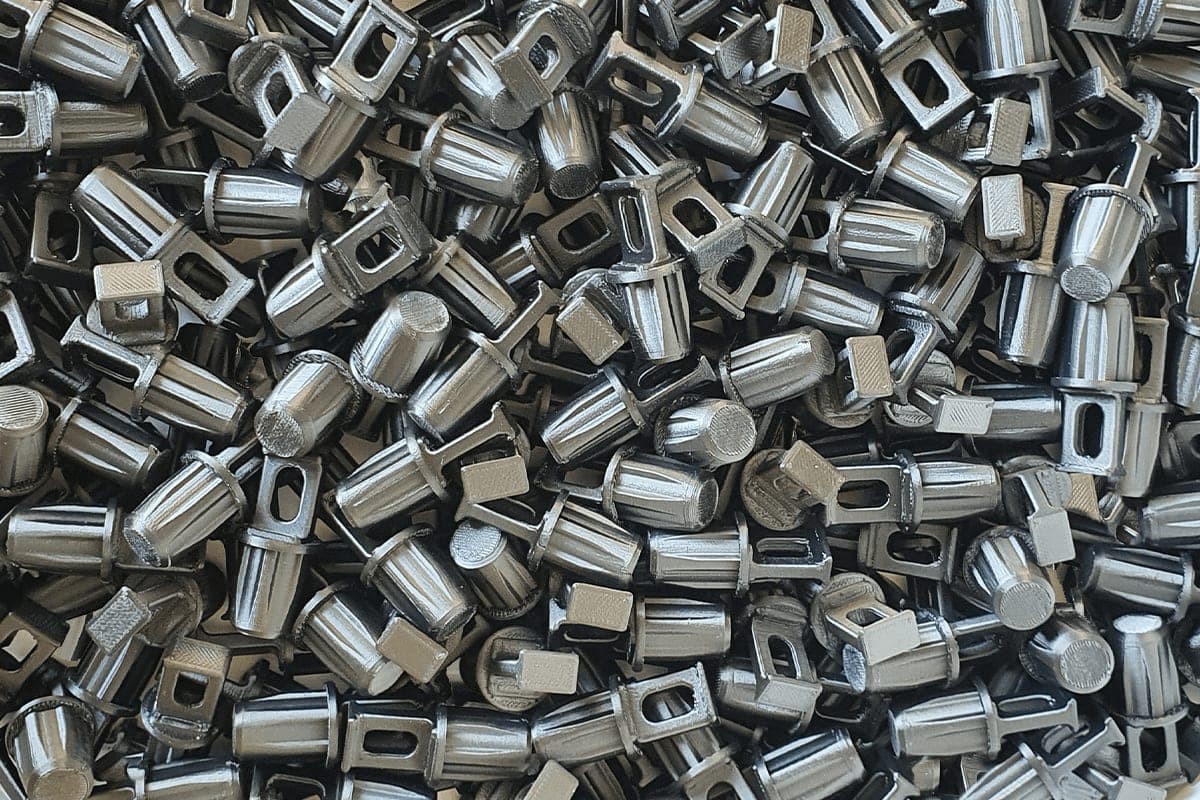 Kleinserie gleicher 3D-Druckteile in Silber
